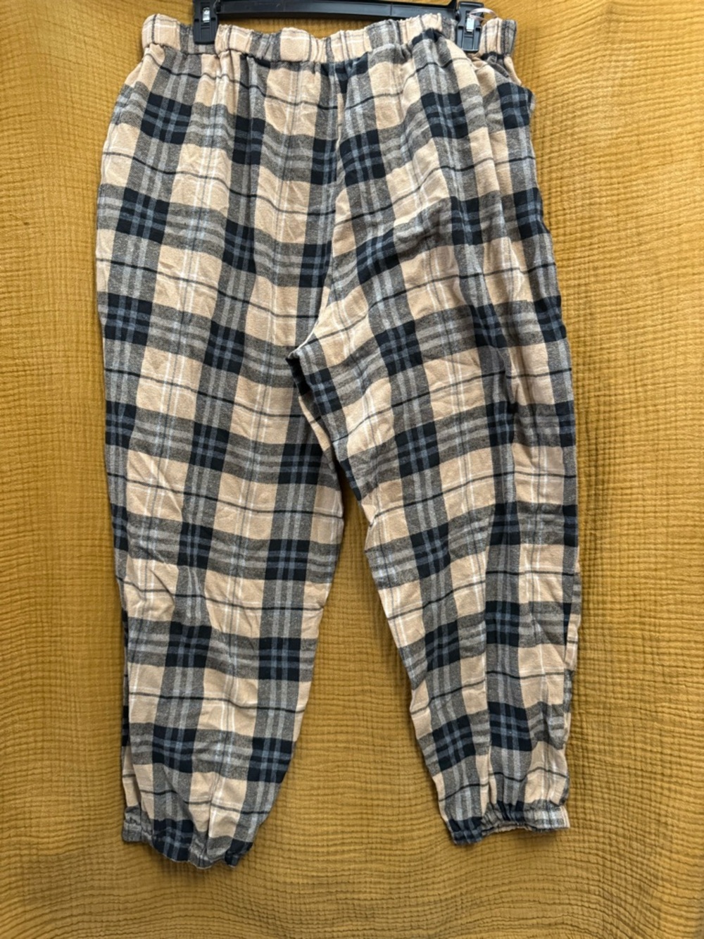 SHEIN Plaid Joggers in Tan & Black